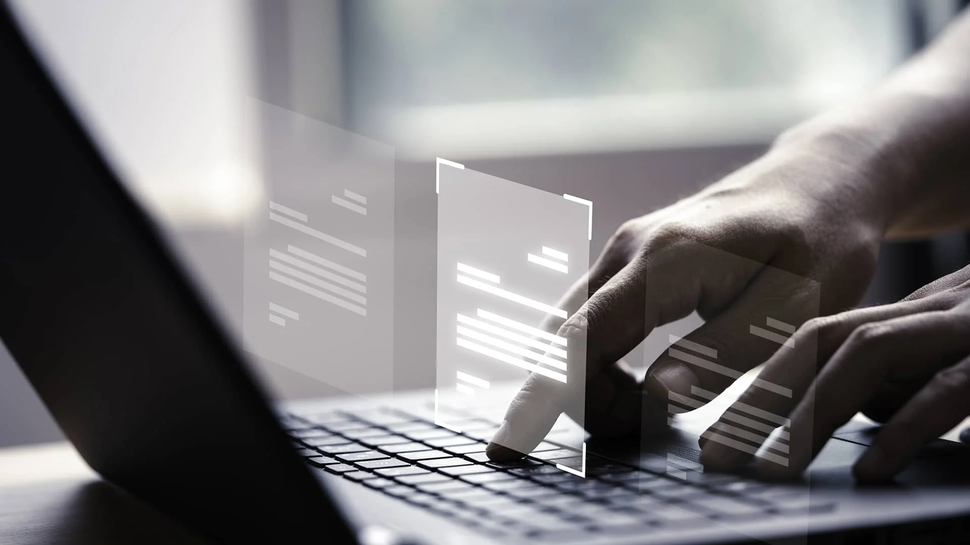 monitor mostrando código de programación